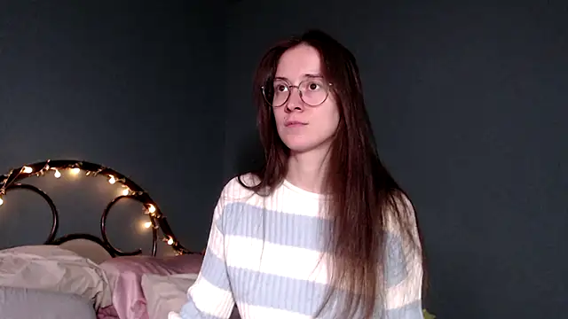 Snapshot of wow__kelly chatting on 11.11.25 wow kelly online show from 11.11.25