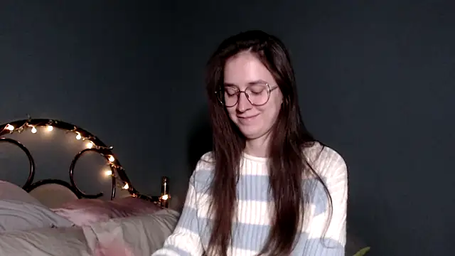 Snapshot of wow__kelly chatting on 11.15.25 wow kelly online show from 11.15.25