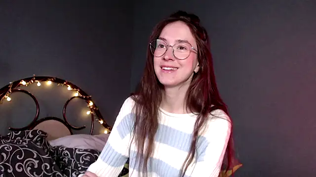 Snapshot of wow__kelly chatting on 11.30.25 wow kelly online show from 11.30.25