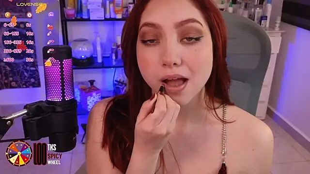 LilyVelvett online show from 11.22.25