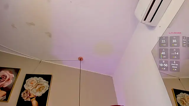 Snapshot of Emma_Thompsson chatting on 03.08.26 Emma Thompsson online show from 03.08.26