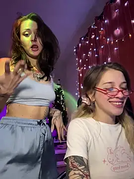 Snapshot of Dooubletroublee chatting on 01.19.25 Dooubletroublee online show from 01.19.25