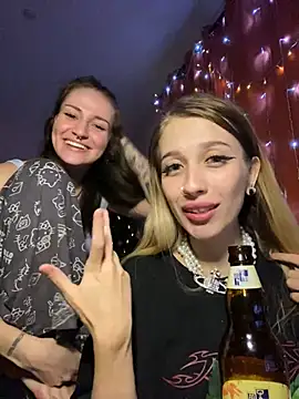 Snapshot of Dooubletroublee chatting on 02.03.25 Dooubletroublee online show from 02.03.25