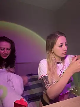 Snapshot of Dooubletroublee chatting on 02.21.25 Dooubletroublee online show from 02.21.25