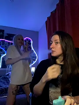 Snapshot of Dooubletroublee chatting on 09.27.25 Dooubletroublee online show from 09.27.25