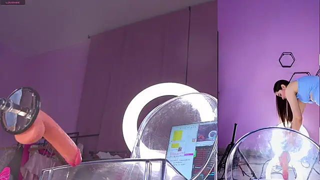 Snapshot of KateBleare chatting on 12.03.24 KateBleare online show from 12.03.24