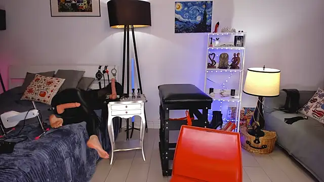 MissAliciaFD online show from 11.23.25