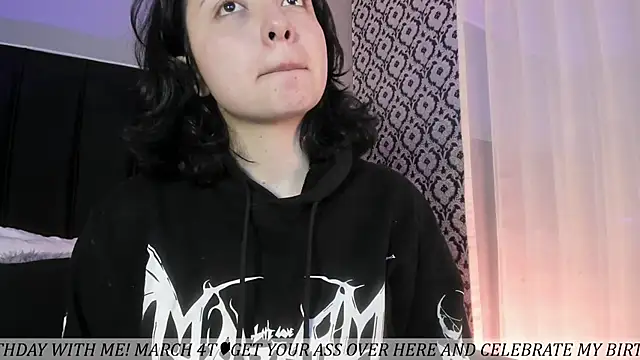 Snapshot of Adeelinee chatting on 02.28.26 Adeelinee online show from 02.28.26