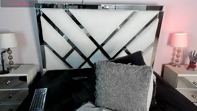 Snapshot of AnyyJones chatting on 02.27.25 AnyyJones online show from 02.27.25