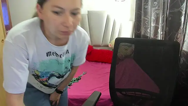 samantha  wilson online show from 11.04.25