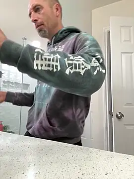 El Gizmo online show from 11.17.25