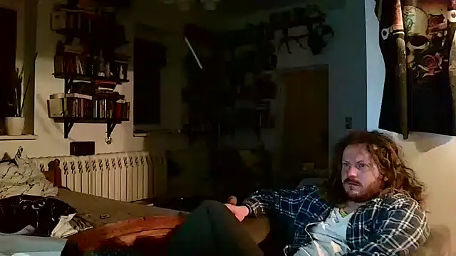 Snapshot of sunr1sa chatting on 12.18.24 sunr1sa online show from 12.18.24