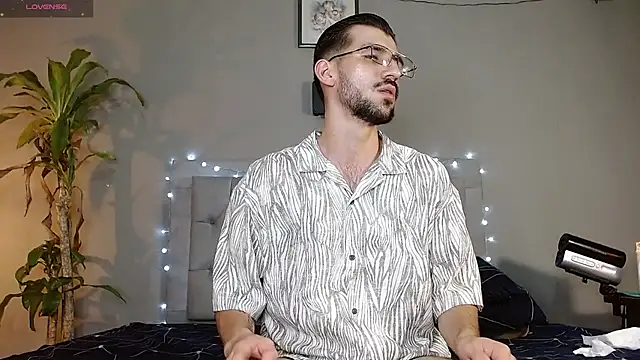 Snapshot of Mr_WhiteCock chatting on 02.14.25 Mr WhiteCock online show from 02.14.25