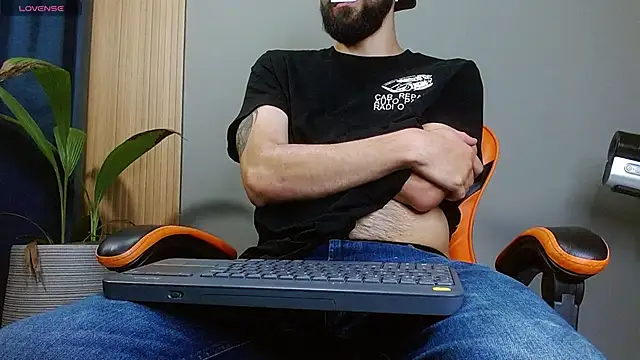 Snapshot of Mr_WhiteCock chatting on 11.05.25 Mr WhiteCock online show from 11.05.25