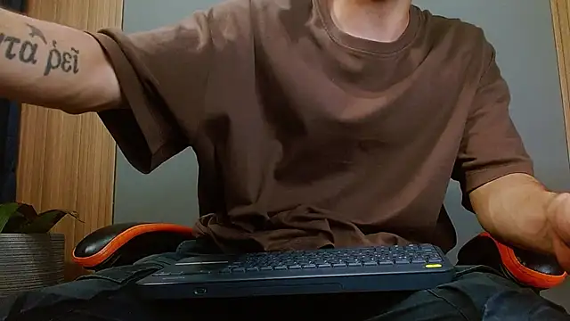 Snapshot of Mr_WhiteCock chatting on 11.11.25 Mr WhiteCock online show from 11.11.25