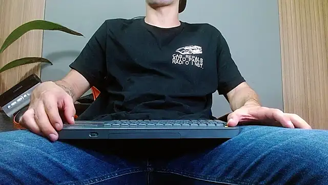 Snapshot of Mr_WhiteCock chatting on 11.20.25 Mr WhiteCock online show from 11.20.25