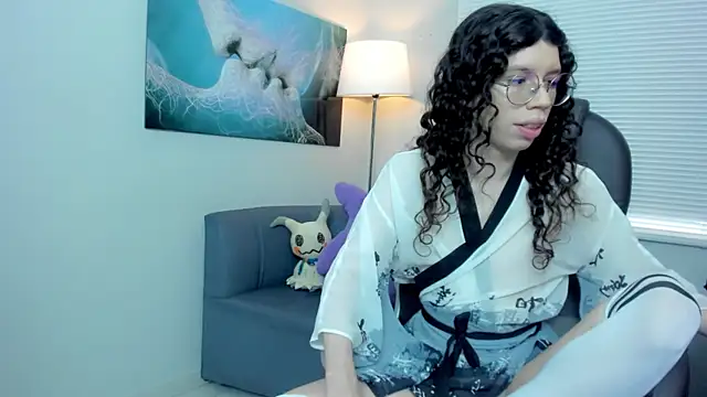 Snapshot of Angel_Dust18 chatting on 12.16.25 Angel Dust18 online show from 12.16.25