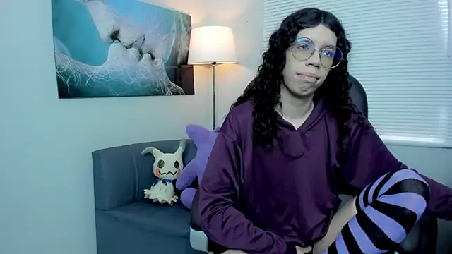 Snapshot of Angel_Dust18 chatting on 12.22.25 Angel Dust18 online show from 12.22.25