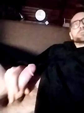 tomee83 online show from 10.28.25