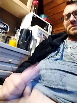 tomee83 online show from 11.20.25