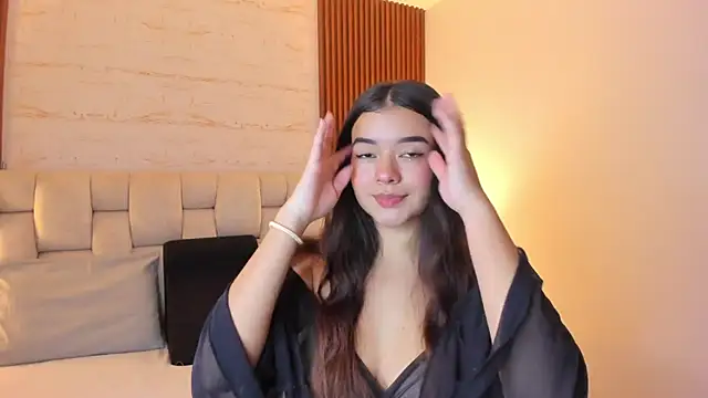 Snapshot of SophiaWylde chatting on 02.10.25 SophiaWylde online show from 02.10.25