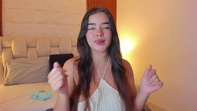 Snapshot of SophiaWylde chatting on 02.24.25 SophiaWylde online show from 02.24.25