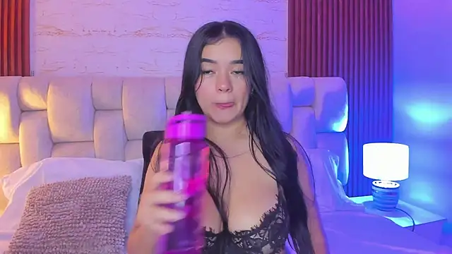 Snapshot of SophiaWylde chatting on 03.19.25 SophiaWylde online show from 03.19.25