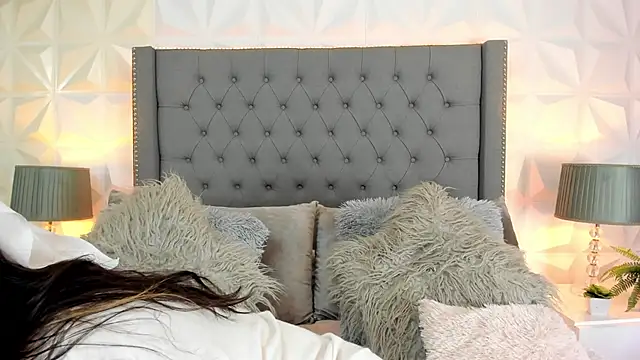 sarah salis  online show from 01.29.25