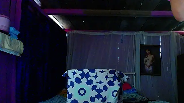 ZoeKuipers13 online show from 02.13.25