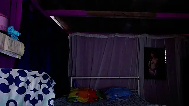 ZoeKuipers13 online show from 02.18.25