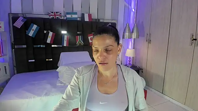 KatteMoss online show from 06.17.26