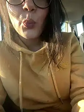 Its Jade online show from 12.15.24