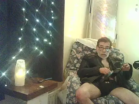 Snapshot of DaddyQuimHot chatting on 02.12.25 DaddyQuimHot online show from 02.12.25