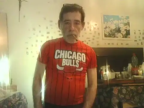 Snapshot of DaddyQuimHot chatting on 02.15.25 DaddyQuimHot online show from 02.15.25