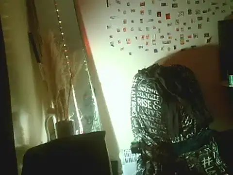 Snapshot of DaddyQuimHot chatting on 02.18.25 DaddyQuimHot online show from 02.18.25