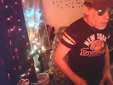 Snapshot of DaddyQuimHot chatting on 03.02.25 DaddyQuimHot online show from 03.02.25