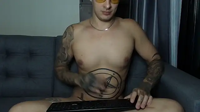 Snapshot of baphomet_from_ice chatting on 02.27.25 baphomet from ice online show from 02.27.25