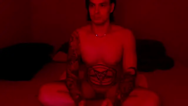 Snapshot of baphomet_from_ice chatting on 11.12.25 baphomet from ice online show from 11.12.25