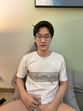 Snapshot of ori6 chatting on 10.21.25 ori6 online show from 10.21.25