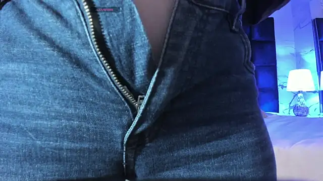 Snapshot of Ary1_ chatting on 09.25.25 Ary1 online show from 09.25.25