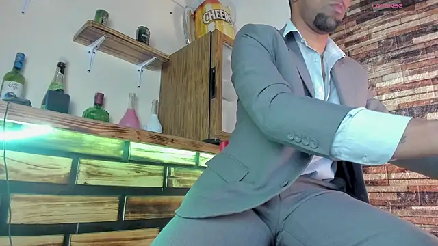 Snapshot of Paolo_johnson chatting on 11.06.25 Paolo johnson online show from 11.06.25