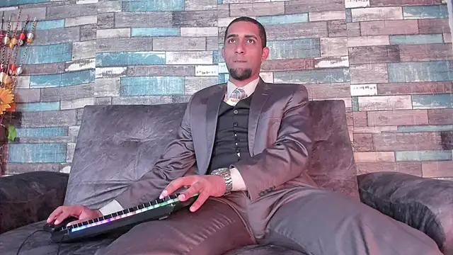 Snapshot of Paolo_johnson chatting on 11.14.25 Paolo johnson online show from 11.14.25