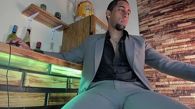 Snapshot of Paolo_johnson chatting on 11.19.25 Paolo johnson online show from 11.19.25