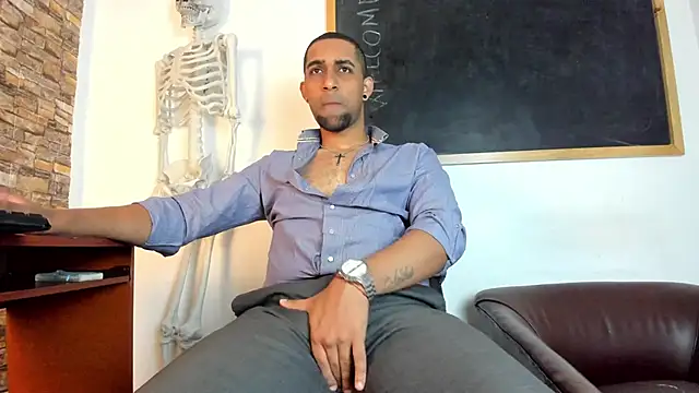 Snapshot of Paolo_johnson chatting on 12.03.25 Paolo johnson online show from 12.03.25