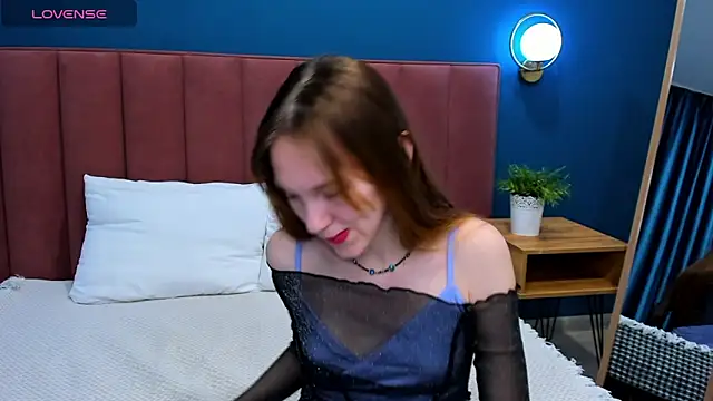 Snapshot of VanillaKelly chatting on 02.28.25 VanillaKelly online show from 02.28.25