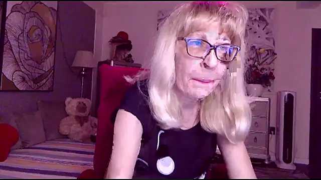 Snapshot of HornyMilf_555 chatting on 02.11.26 HornyMilf 555 online show from 02.11.26