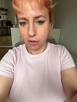 Snapshot of MariaValentine chatting on 12.02.25 MariaValentine online show from 12.02.25