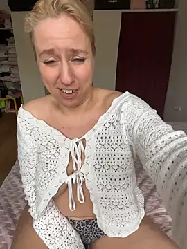 MariaValentine online show from 12.19.25