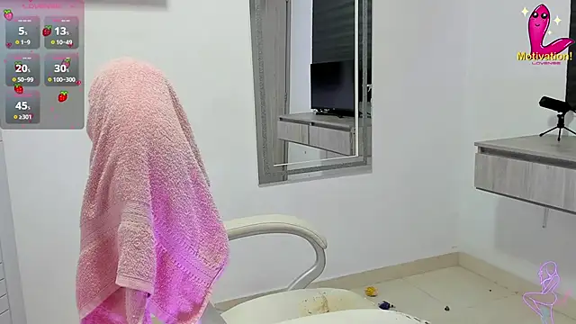 Snapshot of dahian_carter chatting on 11.08.25 dahian carter online show from 11.08.25