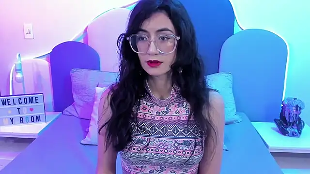 SophieGomez22 online show from 02.06.25